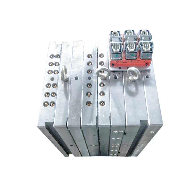 Needle shield semi-hot runner mould